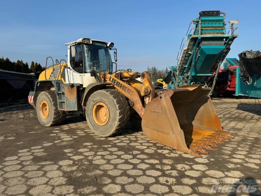 Liebherr L 556 Gumikerekes homlokrakodók