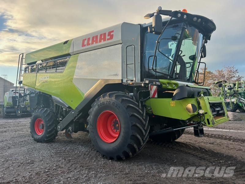 CLAAS LEXION 5400 Kombájnok
