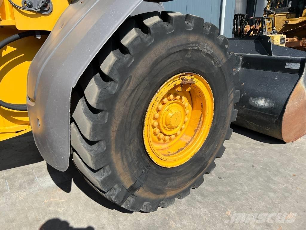 Volvo L90H Gumikerekes homlokrakodók