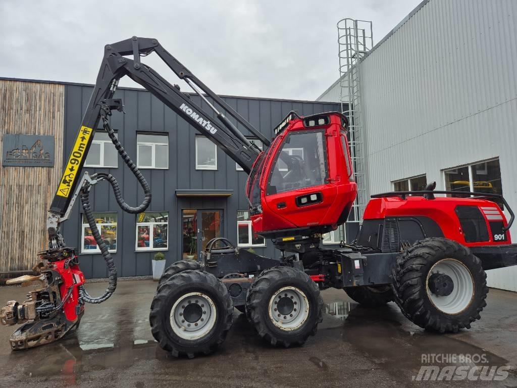 Komatsu 901 Betakarítók