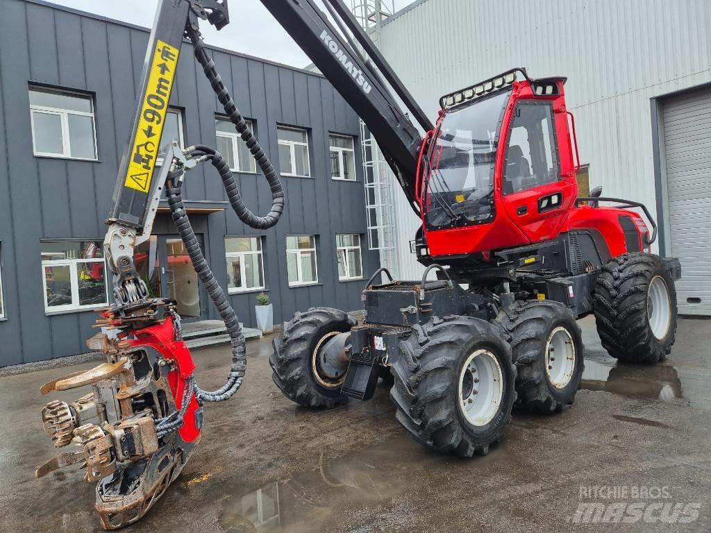 Komatsu 901 Betakarítók