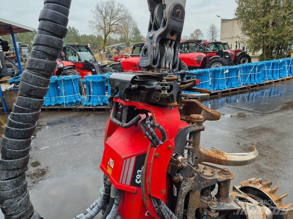 Komatsu 901 Betakarítók