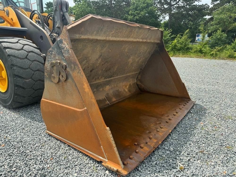 Volvo L 180 H Gumikerekes homlokrakodók