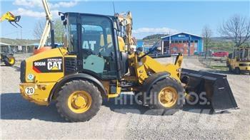 CAT 906 Gumikerekes homlokrakodók