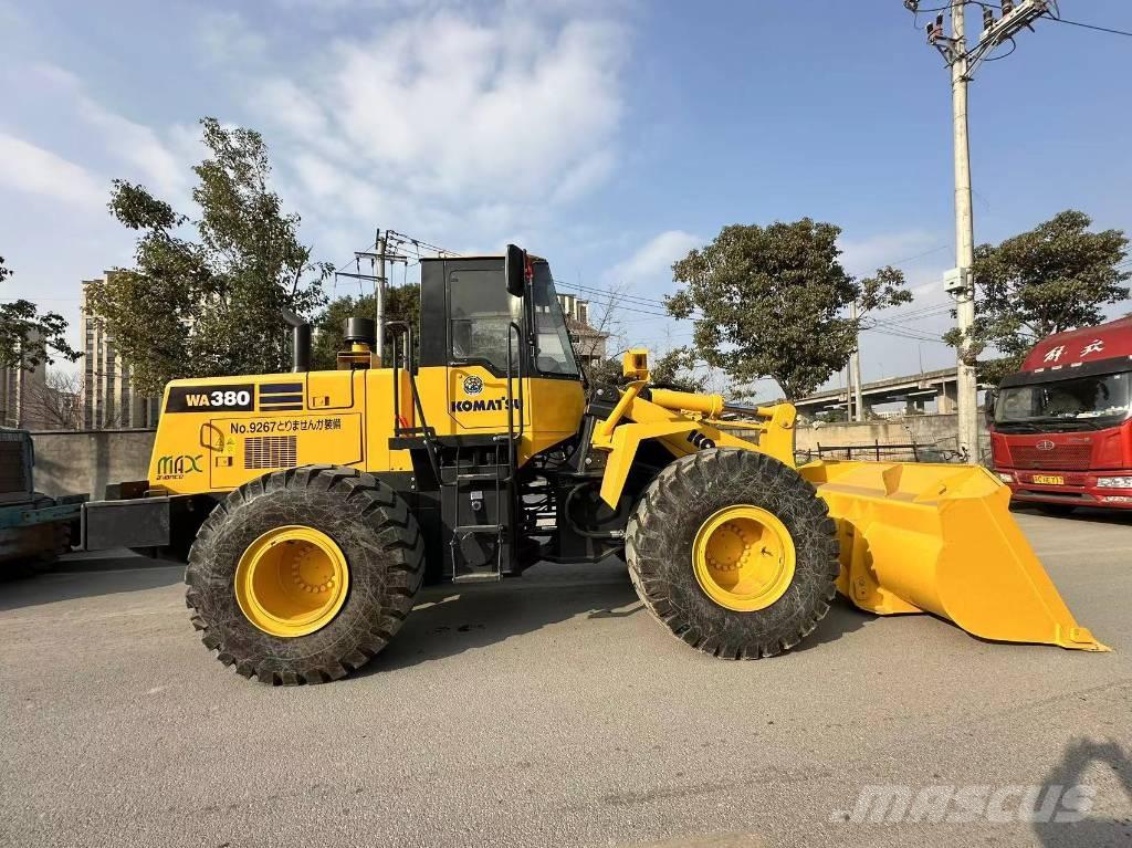 Komatsu WA 380 Gumikerekes homlokrakodók