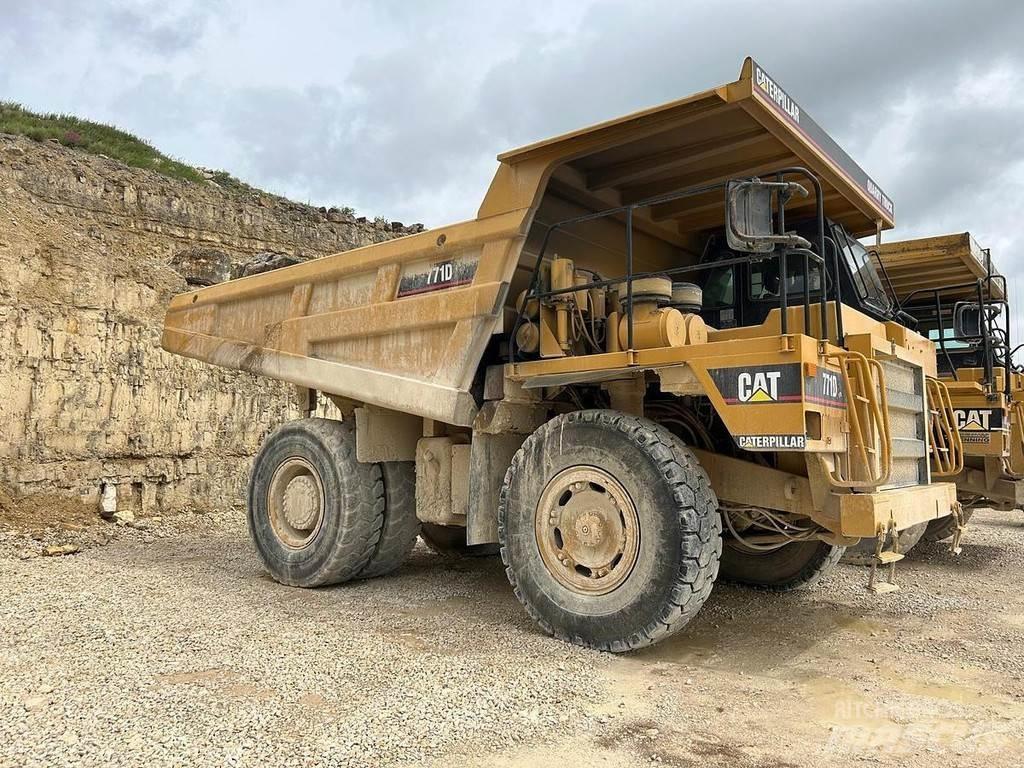 CAT 771D Mezei dömperek
