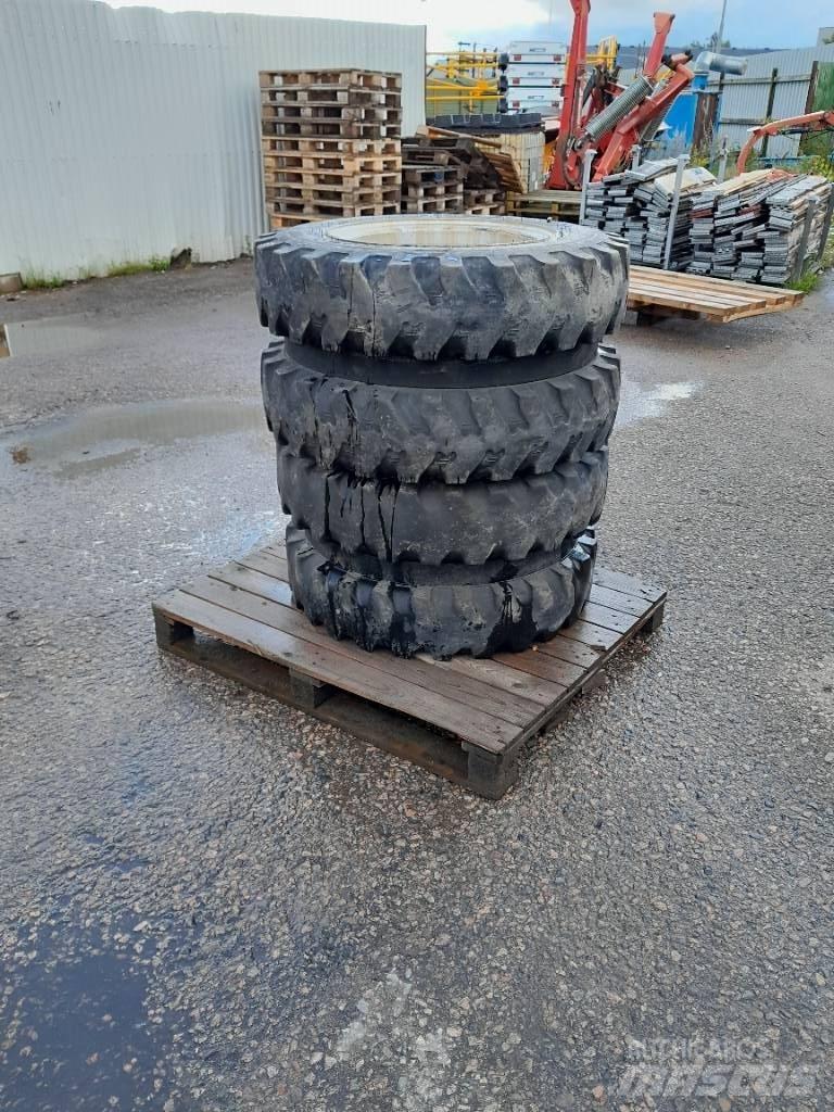 Mitas 8,25-20 Hjul Gumiabroncsok, kerekek és felnik