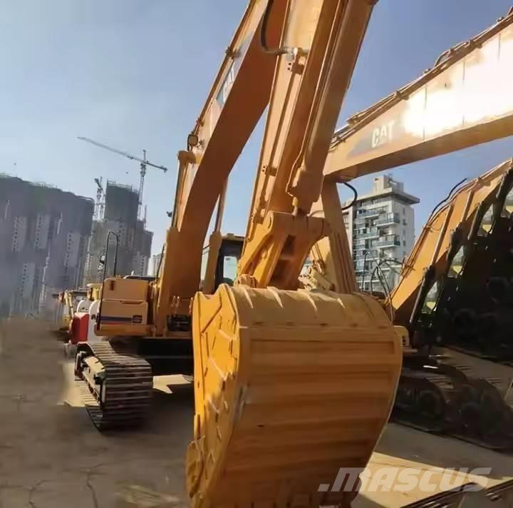 CAT 325 B Lánctalpas kotrók