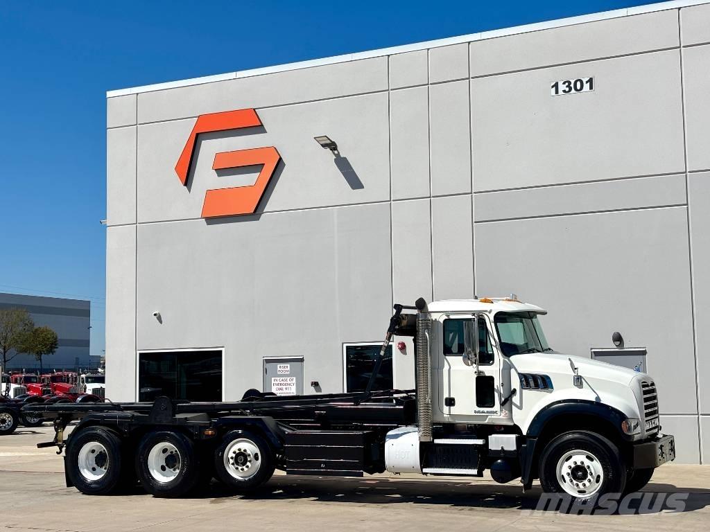 Mack CV 713 Nyergesvontatók