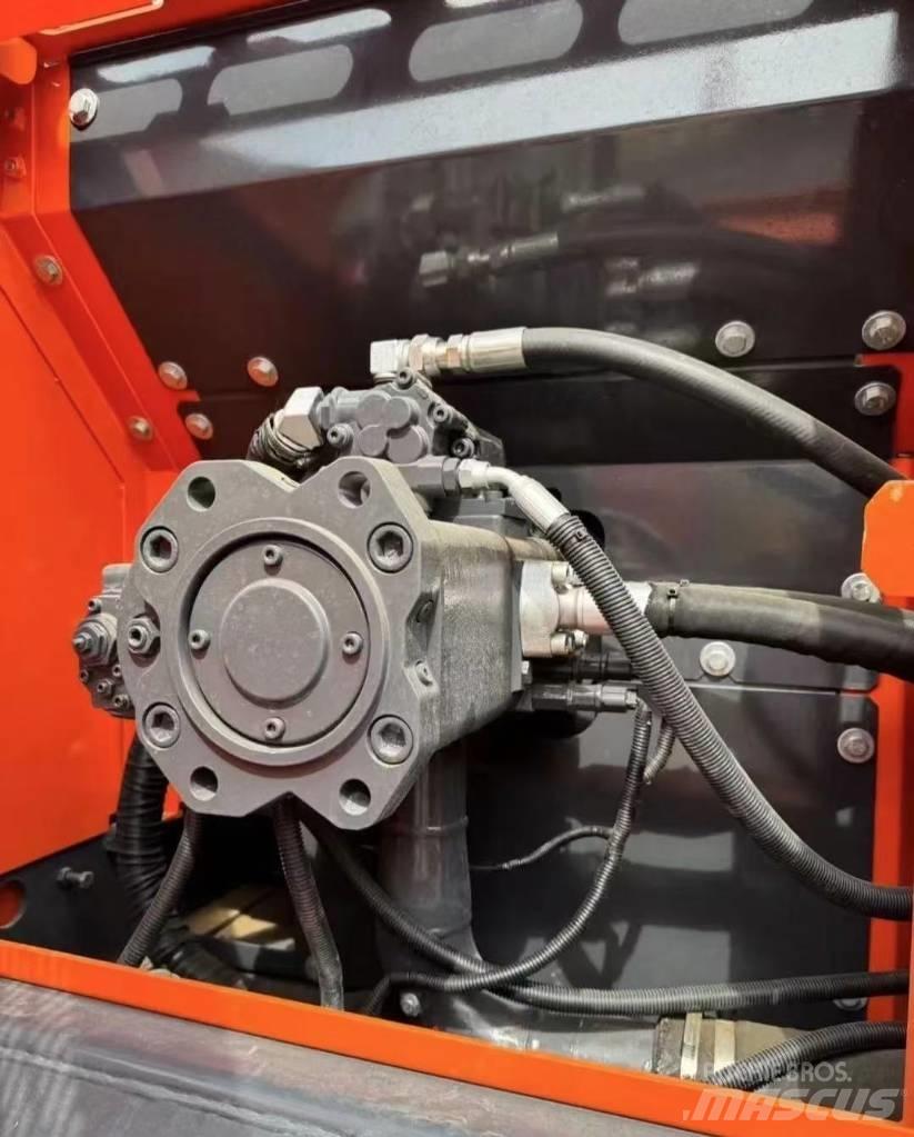 Doosan DX 225 Lánctalpas kotrók