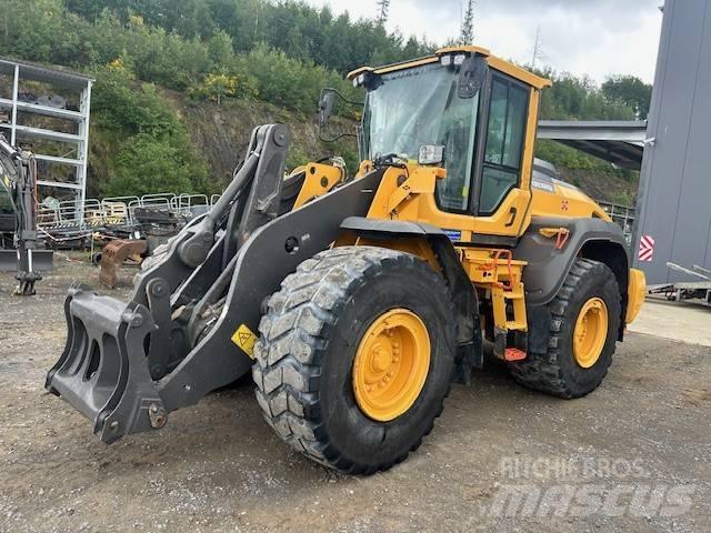 Volvo L 110 H Gumikerekes homlokrakodók