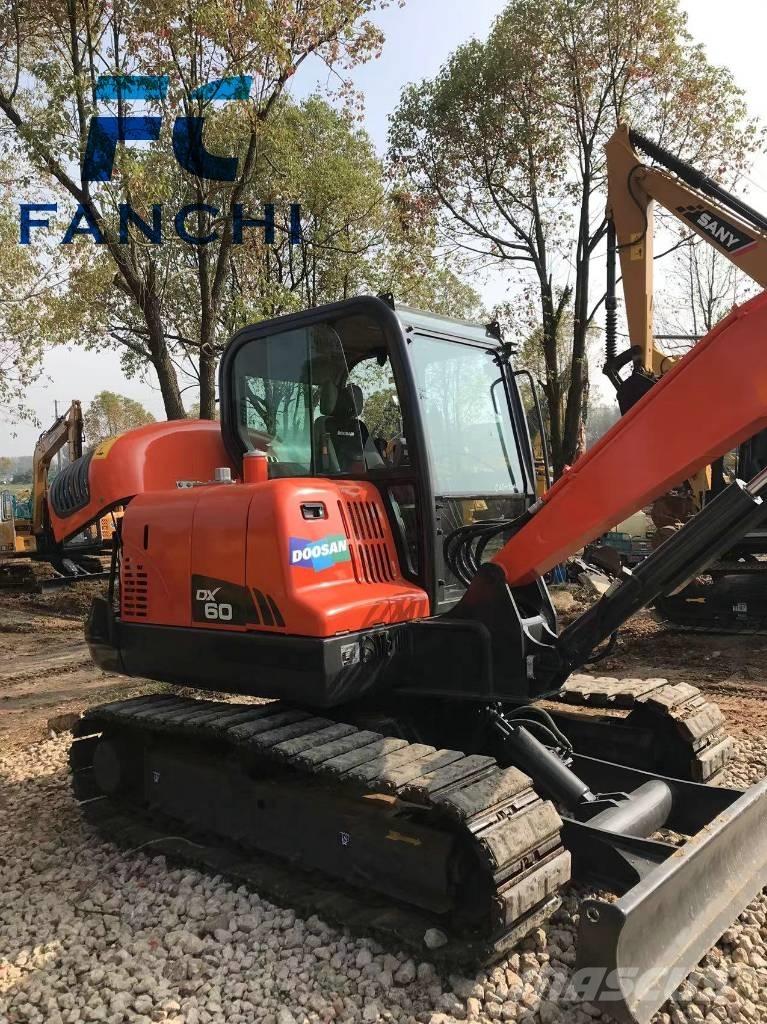 Doosan DX 60 Lánctalpas kotrók