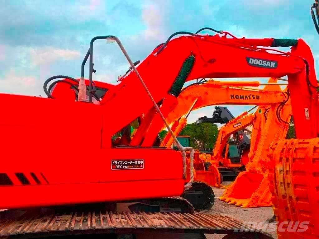 Doosan DX 225 LC Lánctalpas kotrók