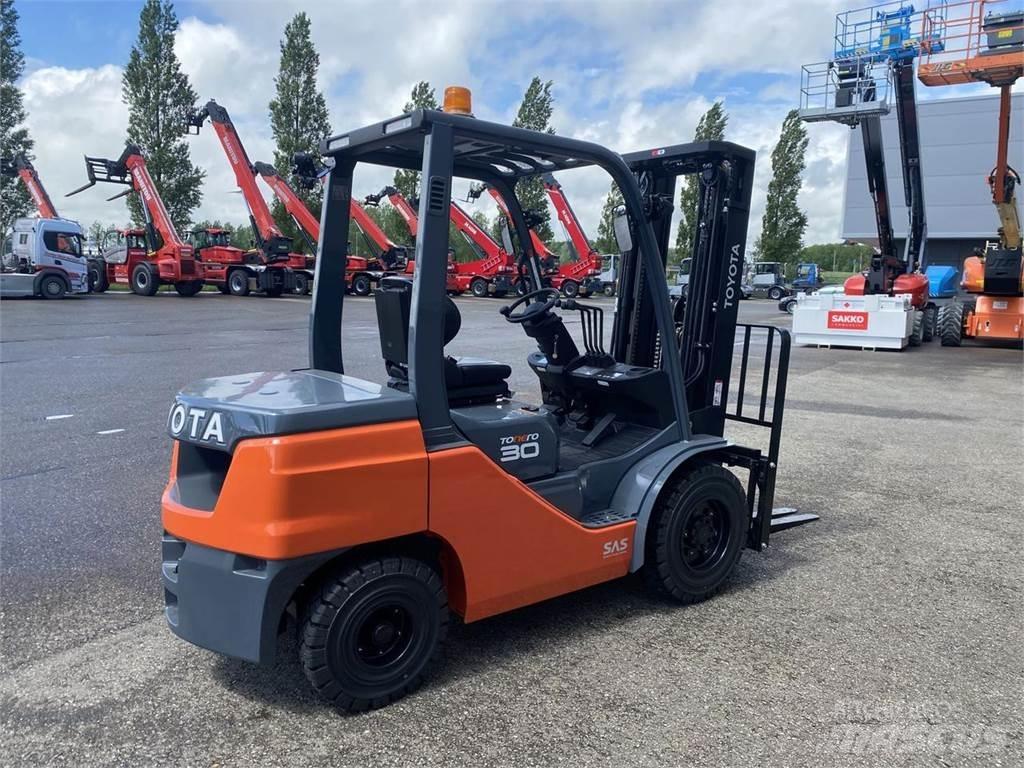 Toyota 52-8FDF30 Dízel targoncák