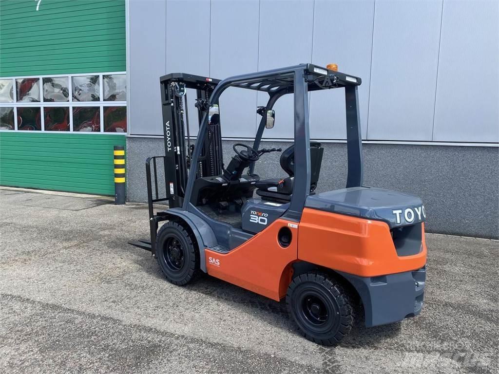 Toyota 52-8FDF30 Dízel targoncák
