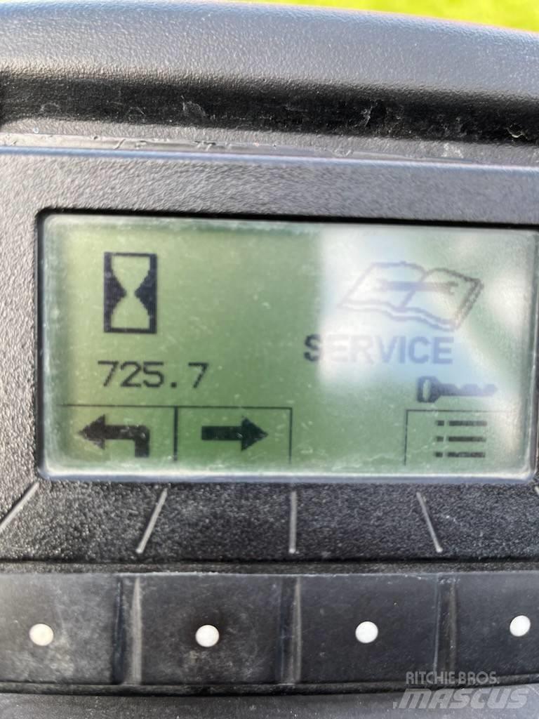 John Deere 2750 E Golfpálya karbantartó gépek