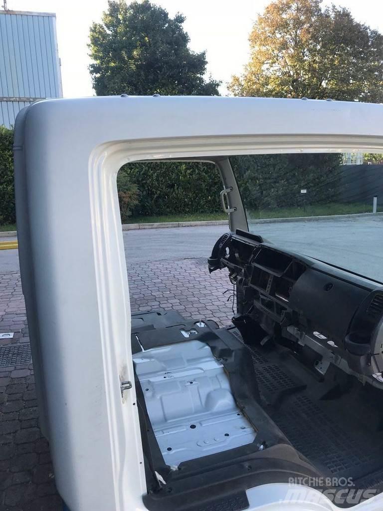 Renault Maxity Vezetőfülke és belső tartozékok