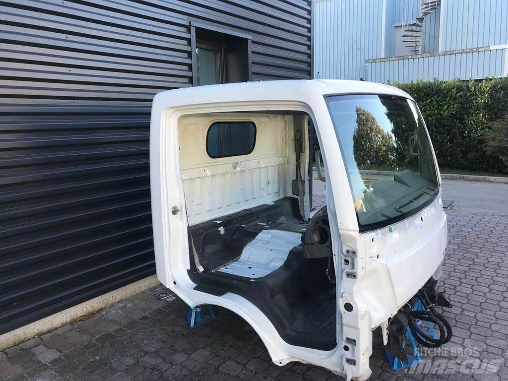 Renault Maxity Vezetőfülke és belső tartozékok