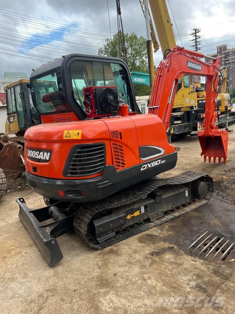 Doosan DX60 Lánctalpas kotrók