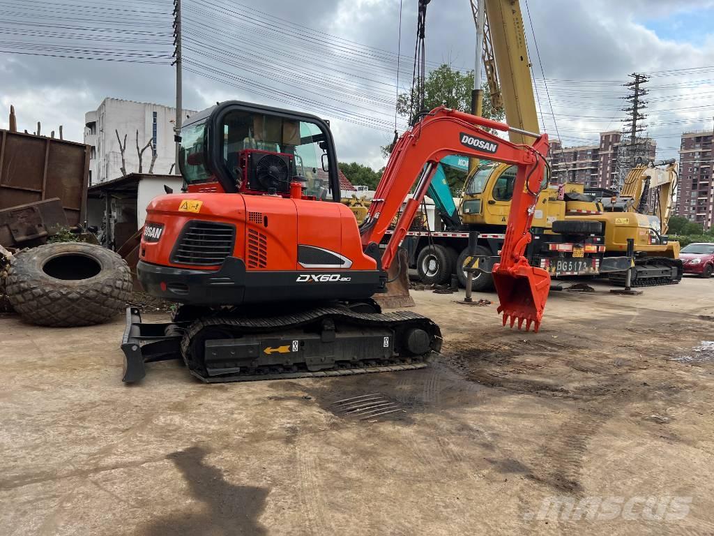 Doosan DX60 Lánctalpas kotrók