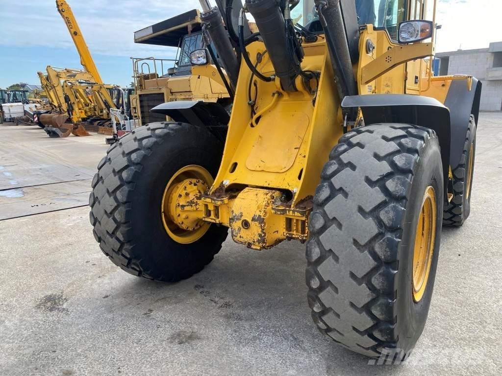 Volvo L90E NVT Gumikerekes homlokrakodók