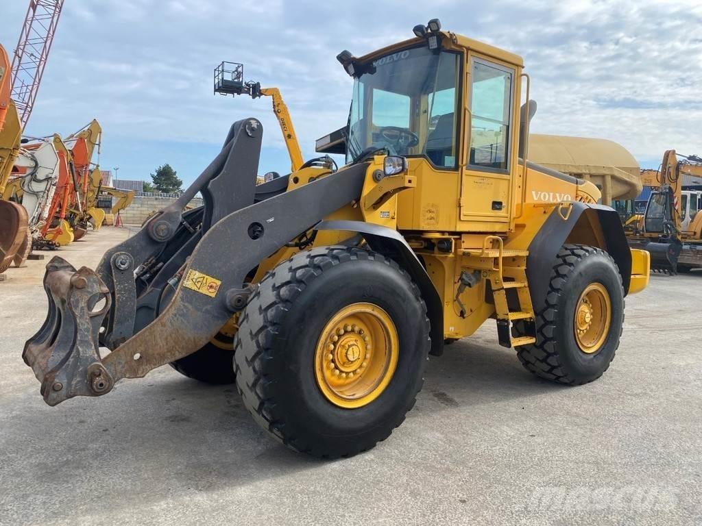 Volvo L90E NVT Gumikerekes homlokrakodók