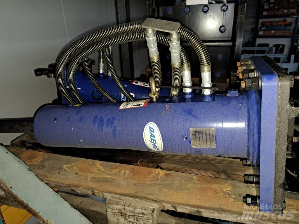 Daemo E40 with CW05 Fejtőgépek