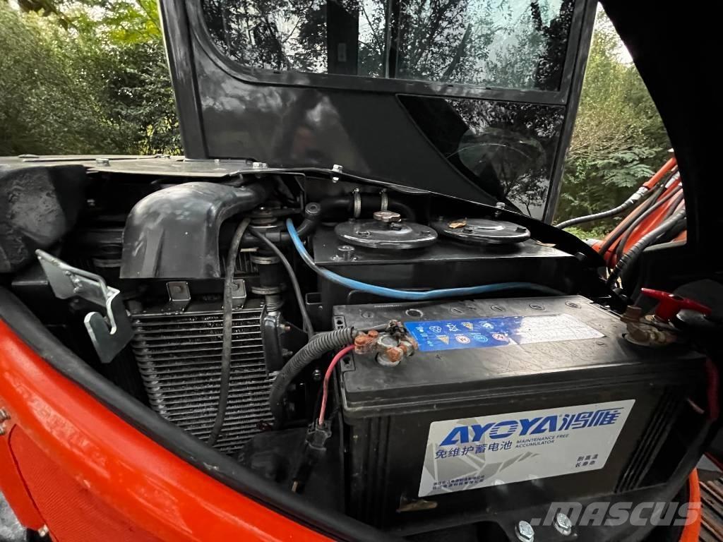 Hitachi ZX 50 U Mini kotrók < 7t