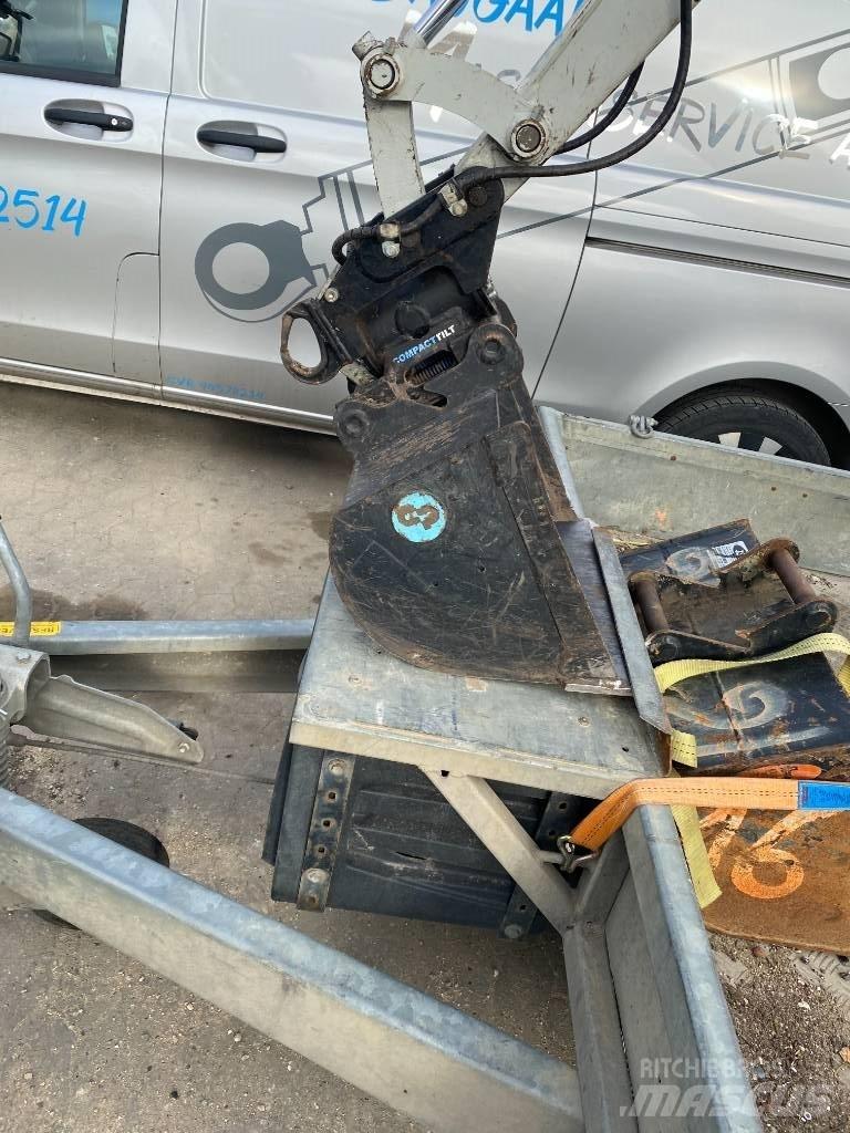 Takeuchi TB 210 Mini kotrók < 7t