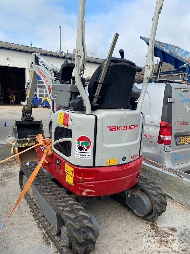 Takeuchi TB 210 Mini kotrók < 7t