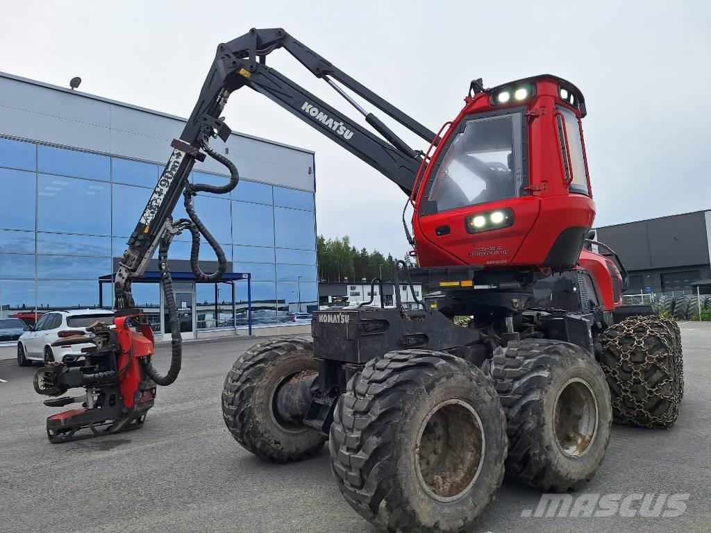 Komatsu 931 XC Betakarítók
