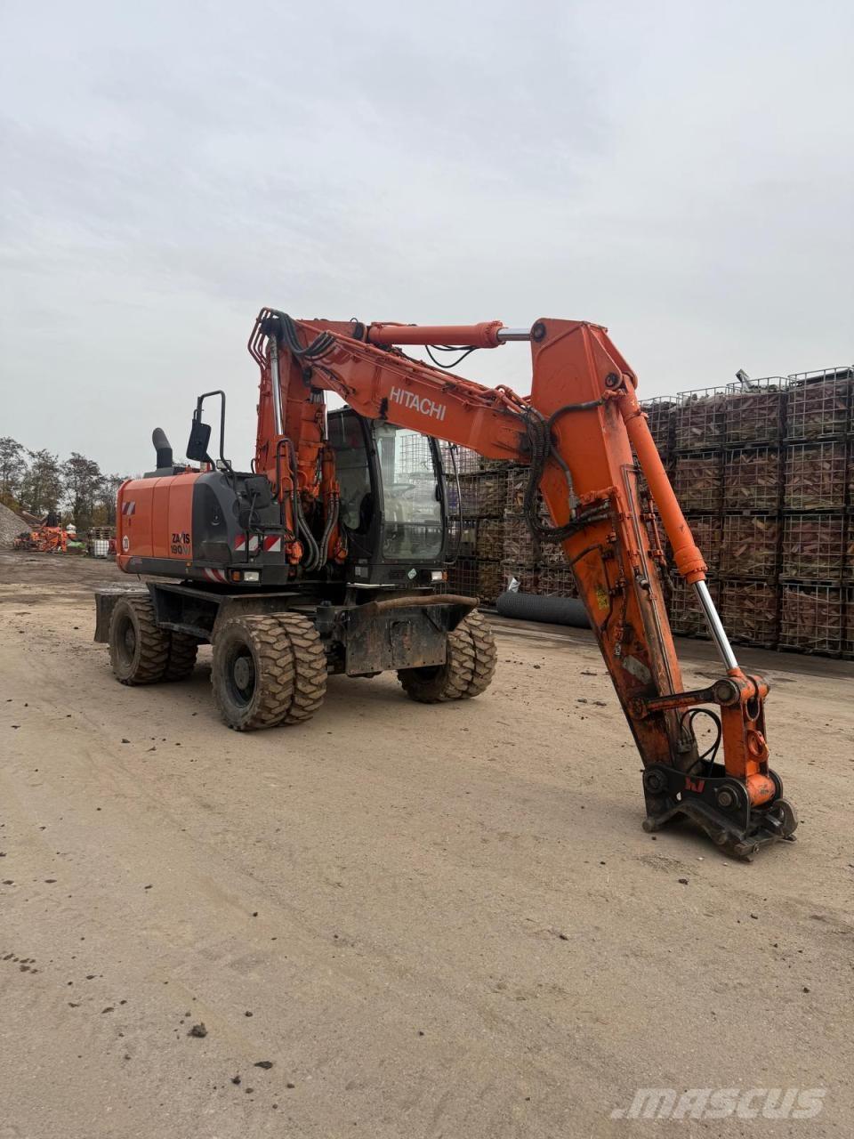 Hitachi ZX 190W-5B Gumikerekes kotrók
