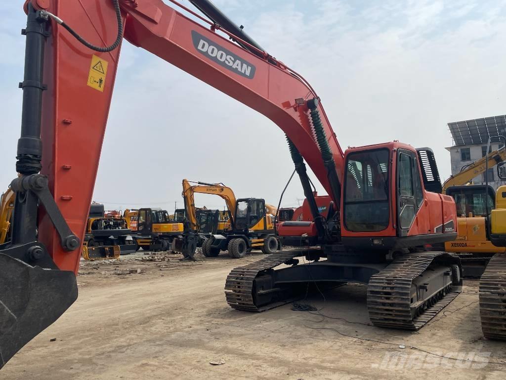 Doosan DX 300 Lánctalpas kotrók