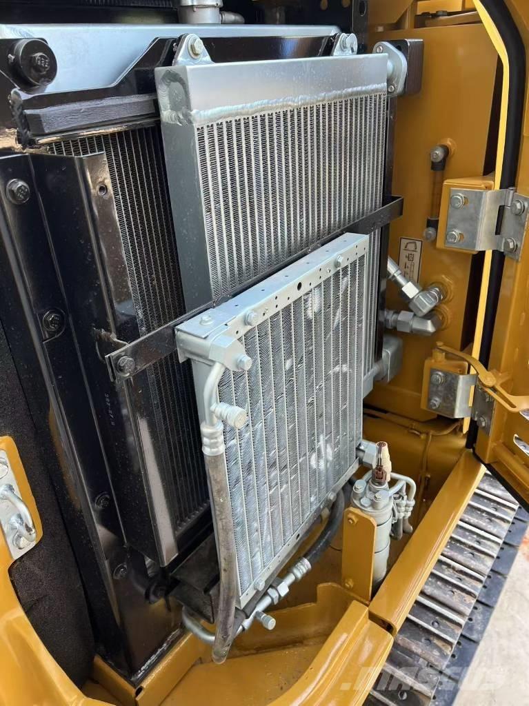 CAT 305.5 Mini kotrók < 7t