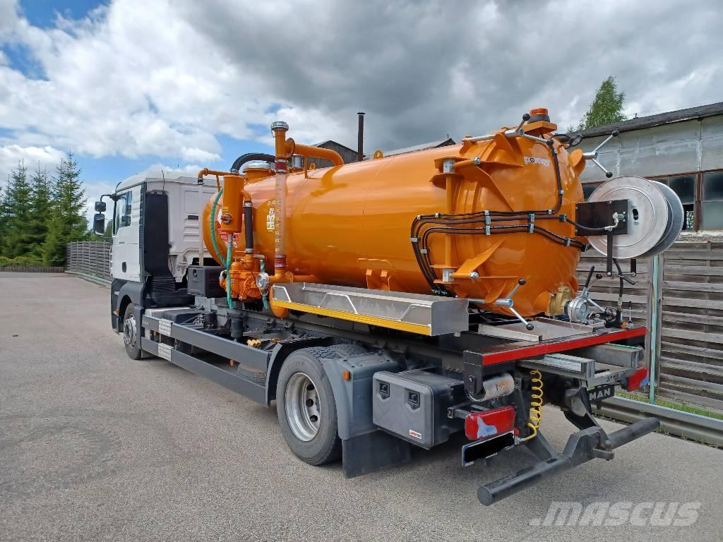 MAN TGA02 Egyéb kommunális gépek