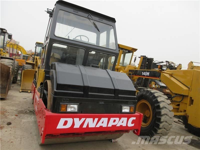 Dynapac CC 211 Ikerdobos hengerek