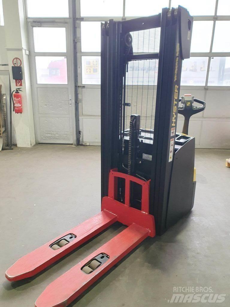Hyster S 1.4 Gyalogkíséretű targonca
