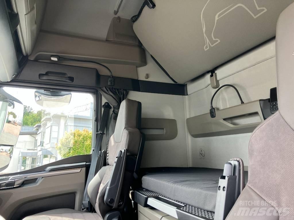 MAN TGX 26.510 Dobozos teherautók