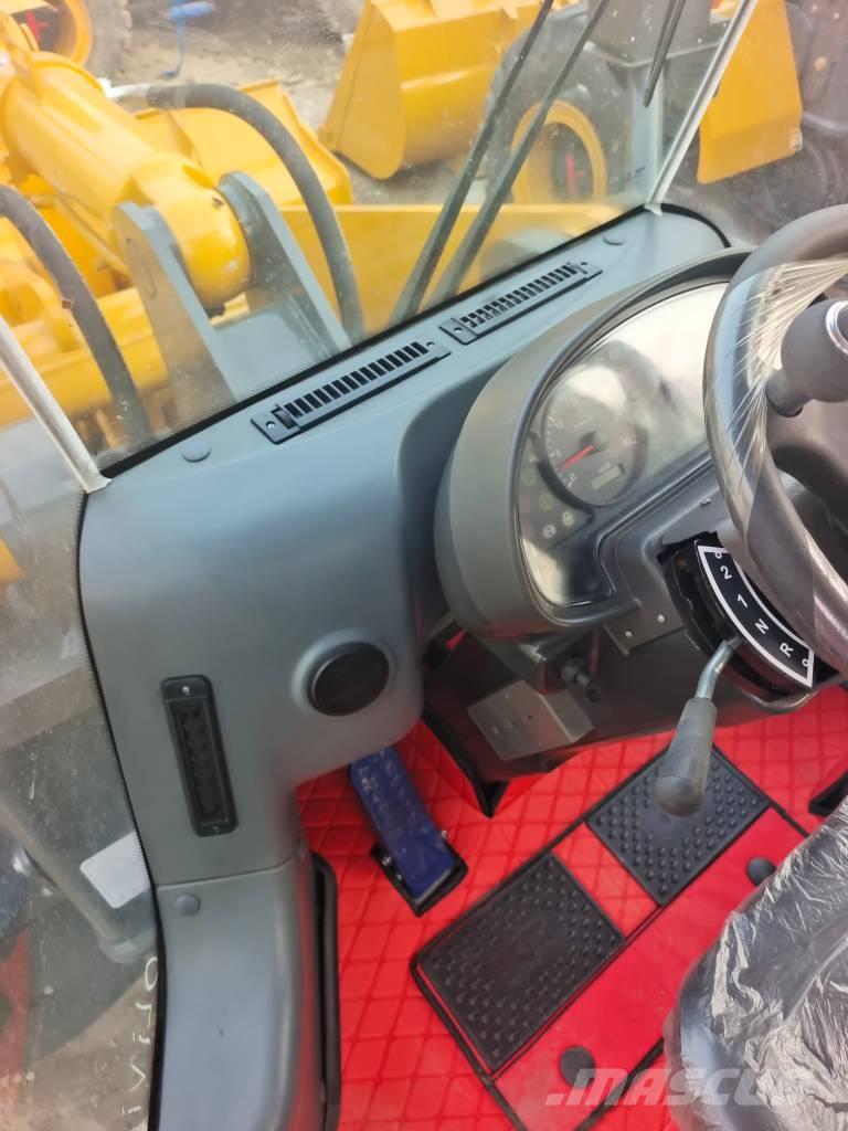 SDLG LG 956 F Gumikerekes homlokrakodók