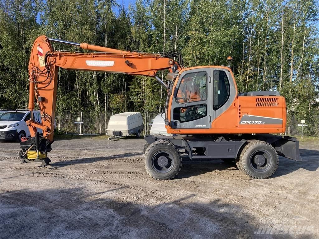 Doosan DX 170 W Gumikerekes kotrók