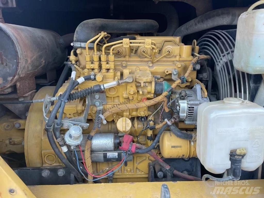 CAT 307 E2 Lánctalpas kotrók
