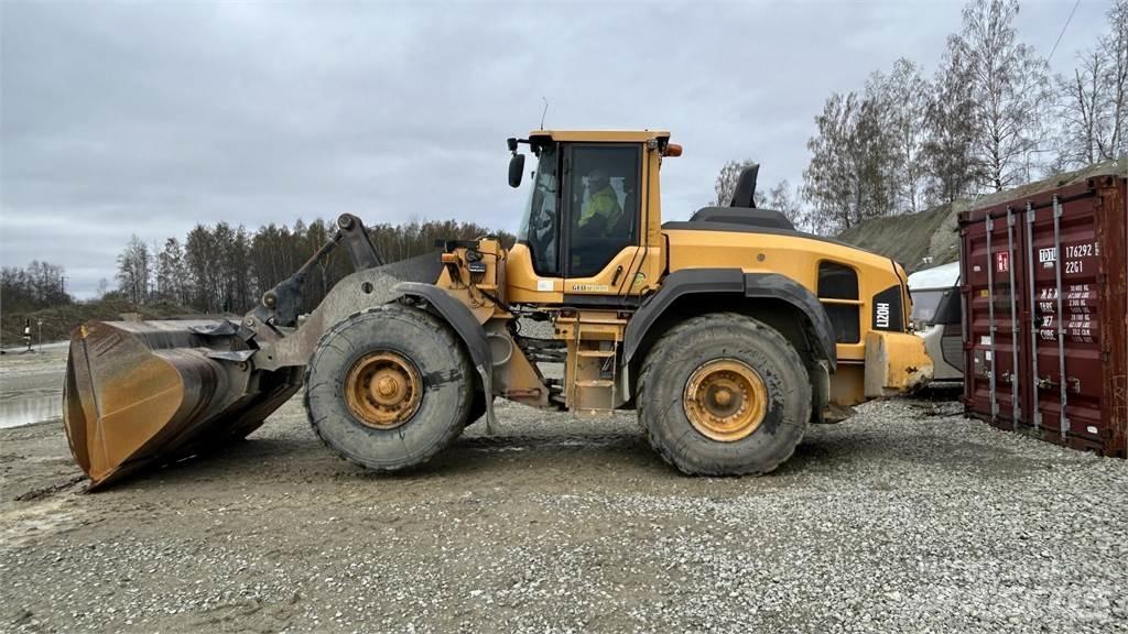 Volvo L120H Gumikerekes homlokrakodók
