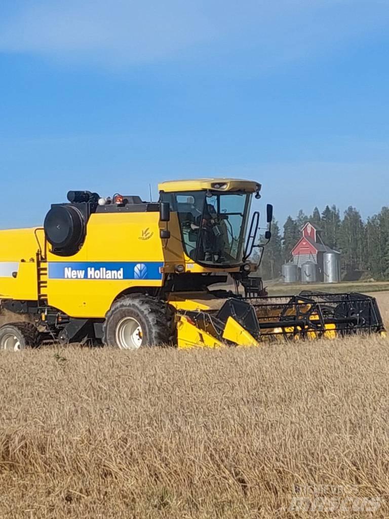 New Holland TC 5050 Kombájnok