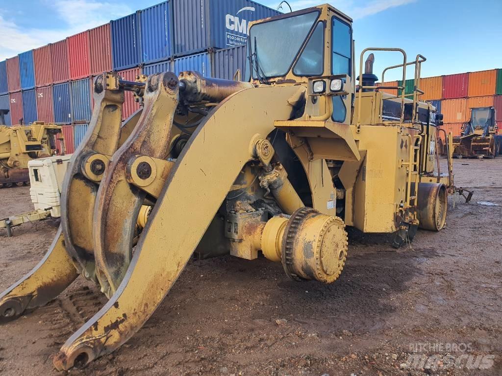 CAT 988 F II Gumikerekes homlokrakodók