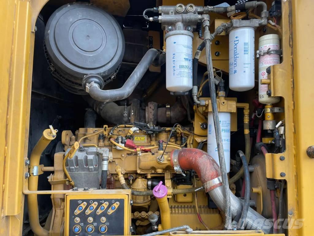 CAT 140M Gréderek