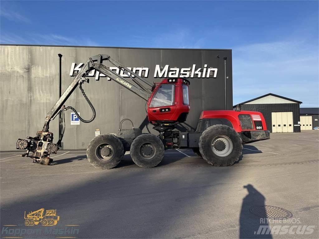Komatsu 951 Betakarítók