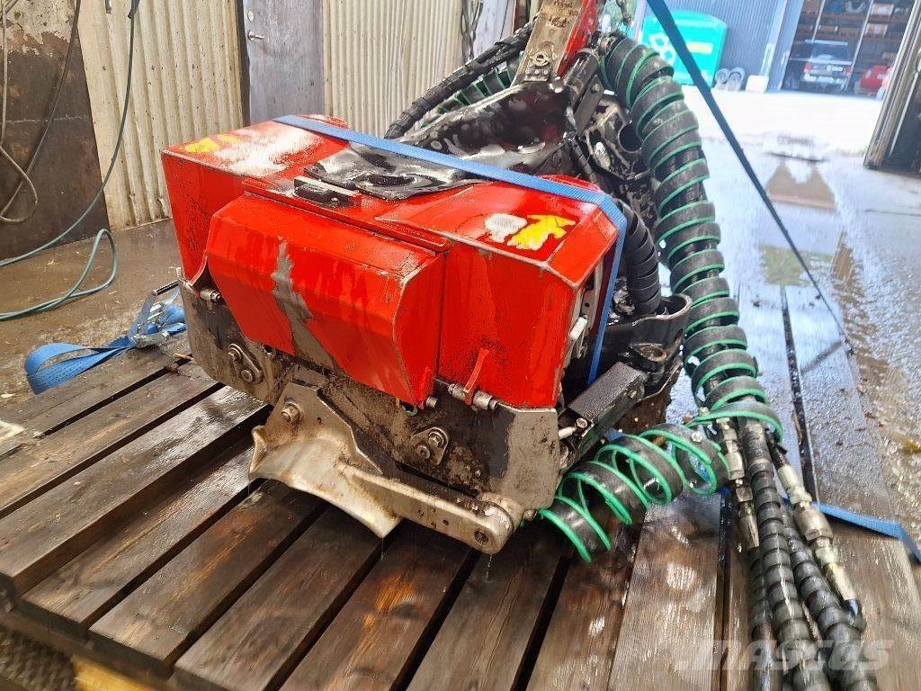 Komatsu S82 Betakarító fejek