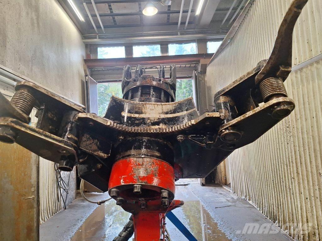 Komatsu S82 Betakarító fejek