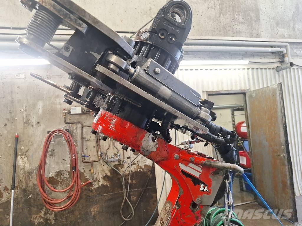 Komatsu S82 Betakarító fejek