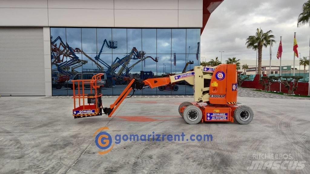 JLG E 300 AJP Karos emelők